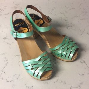 Metallic Swedish Hasbeens